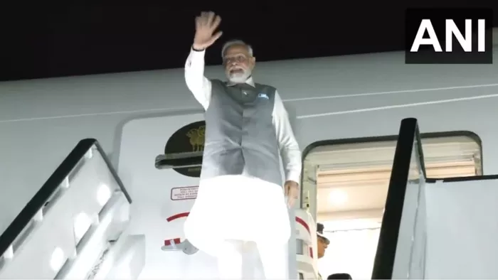 ग्रीस के लिए रवाना हुए PM Modi।