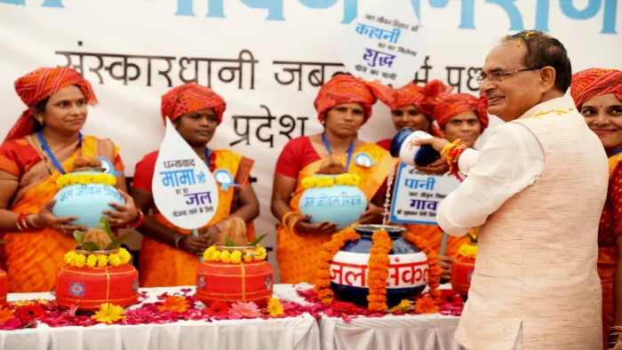 सीएम ने कहा कि मध्यप्रदेश की धरती पर कोई गरीब बिना जमीन के नहीं रहेगा।