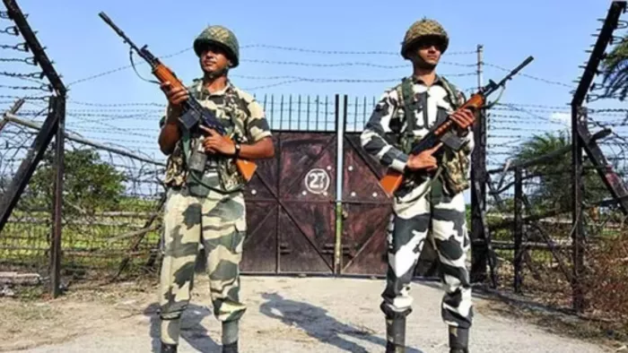 राजस्थान बॉर्डर पार कर अवैध तरीके से घुसा पाकिस्तानी शख्स (Image: ANI)