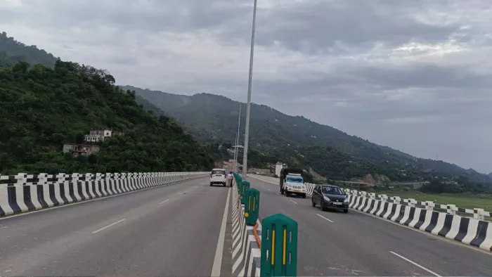 Himachal News: आठ दिन से बंद था पुल