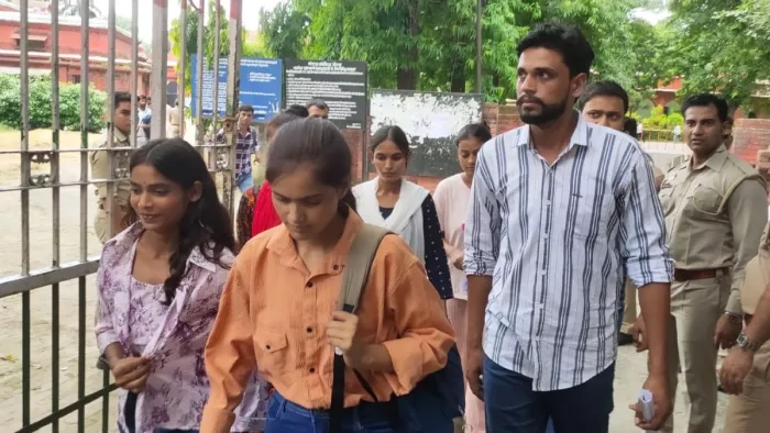 पुलिस भर्ती परीक्षा में पूछे जा रहे सवालों में शामिल हैं करेंट के मुद्दे। सांकेतिक तस्वीर।