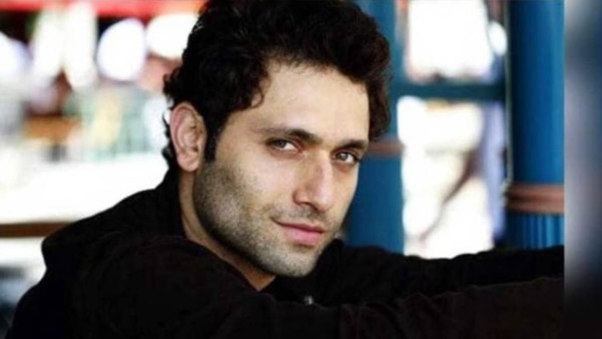 shiney ahuja once accused of molesting his househelp is now living at this place