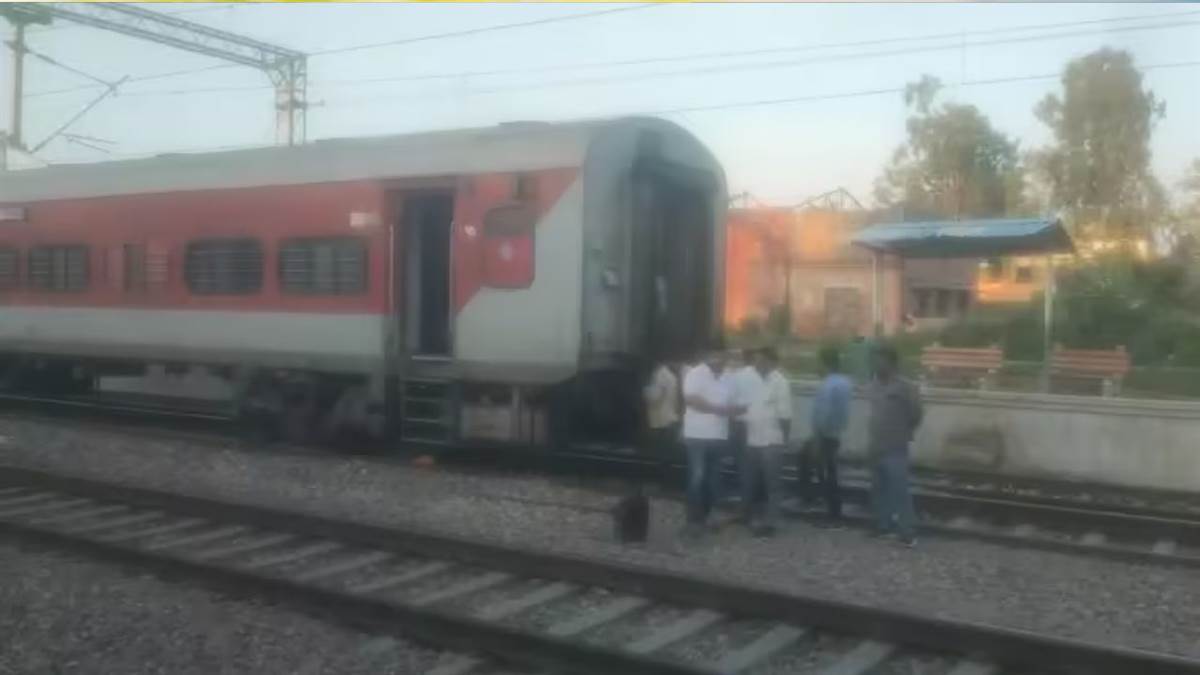 ncr aunt and niece have died in train accident in an attempt to save a woman in faridabad of haryana