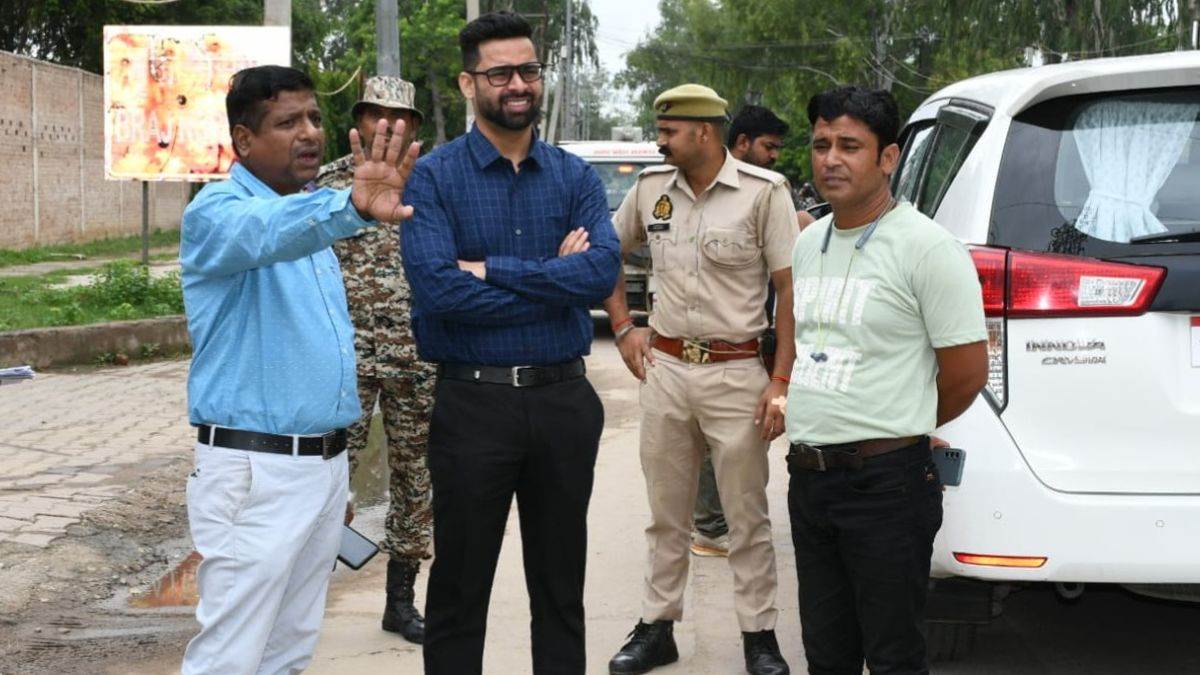 https://www.jagranimages.com/images/newimg/25082025/25_08_2025-agra_news_5_24024747.jpg