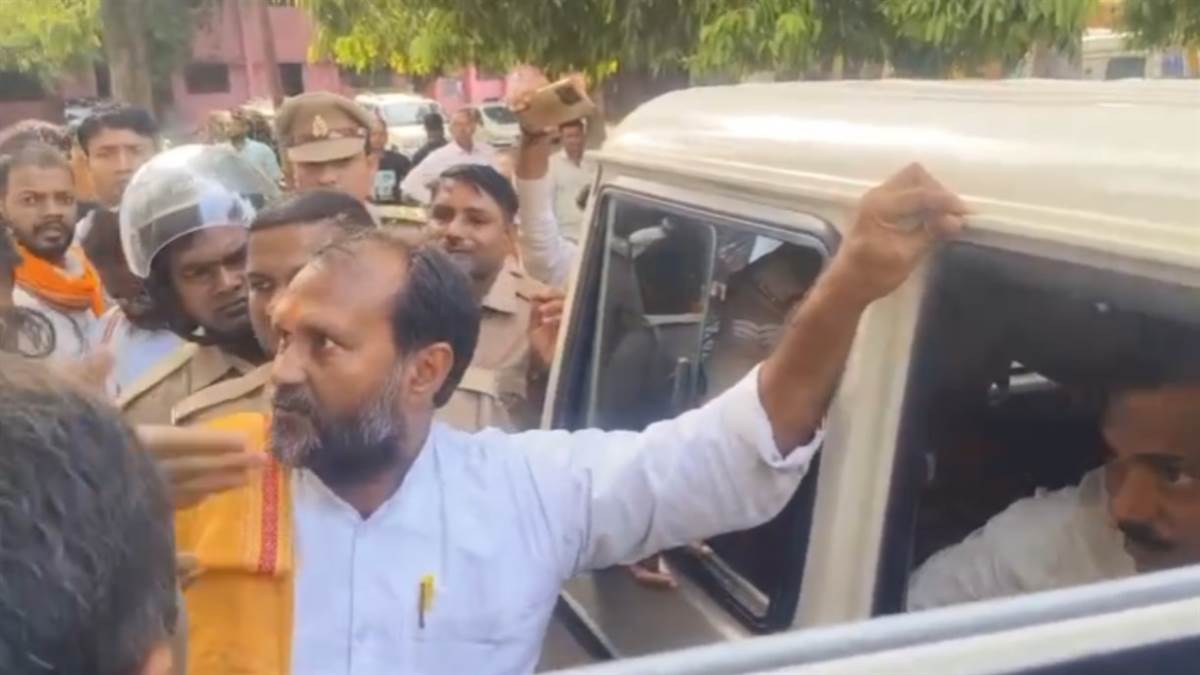 https://www.jagranimages.com/images/newimg/25082025/25_08_2025-bjp_24024173.jpg