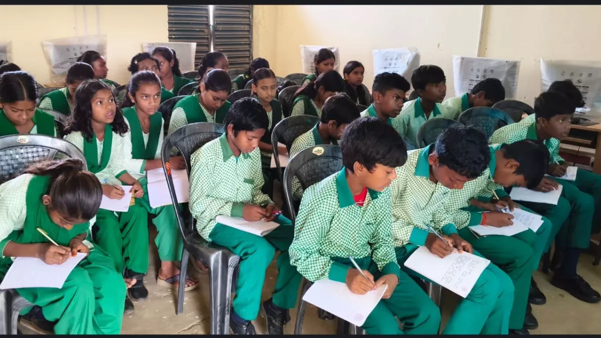 DEEP Program: दीप योजना से दमक उठेंगे दुमका के सरकारी स्कूल, डिजिटल होगी पढ़ाई