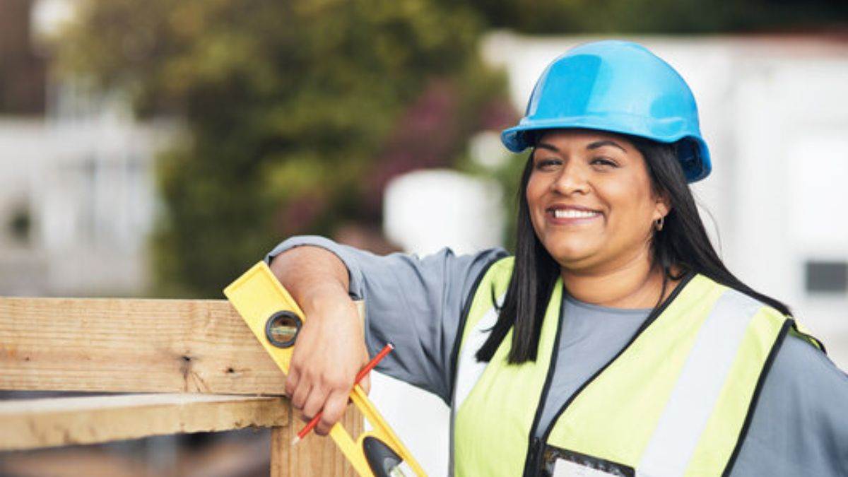 https://www.jagranimages.com/images/newimg/25082025/25_08_2025-female_employment_rate_24024875.jpg