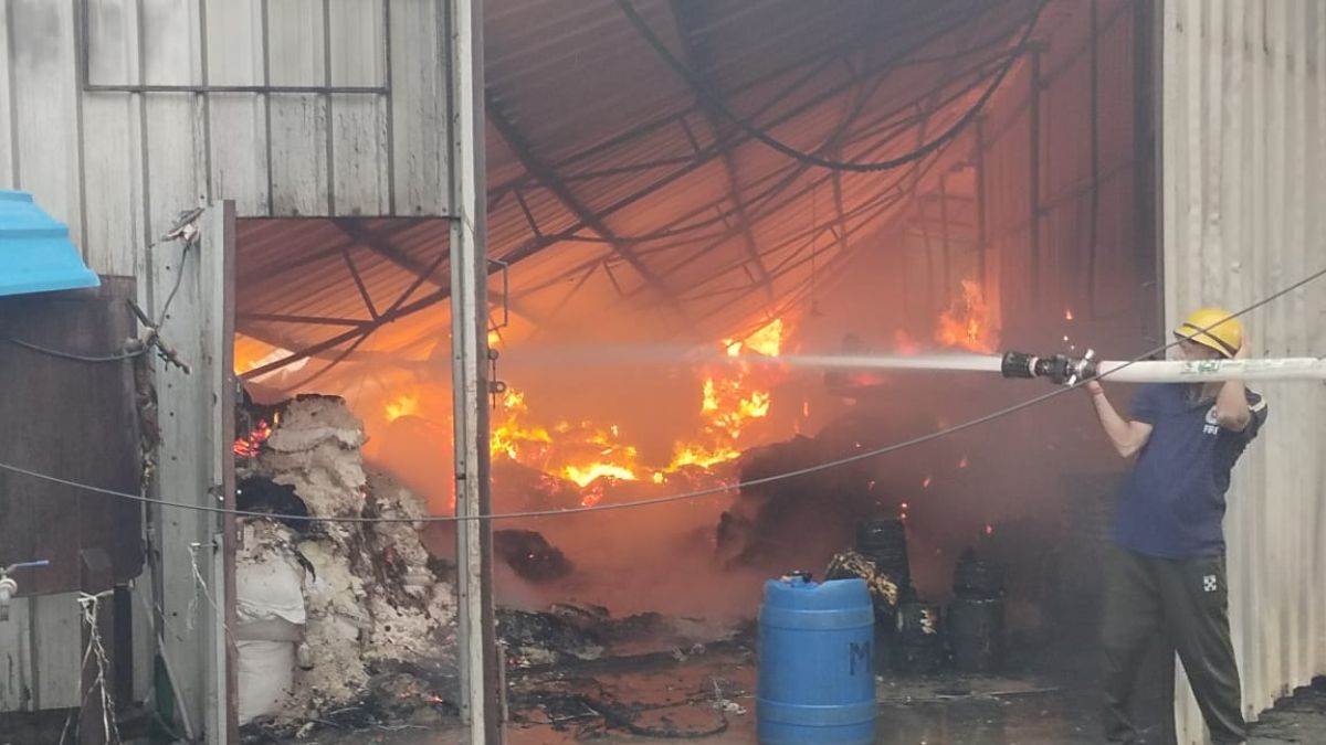 https://www.jagranimages.com/images/newimg/25082025/25_08_2025-fire_haridwar_24024052.jpg