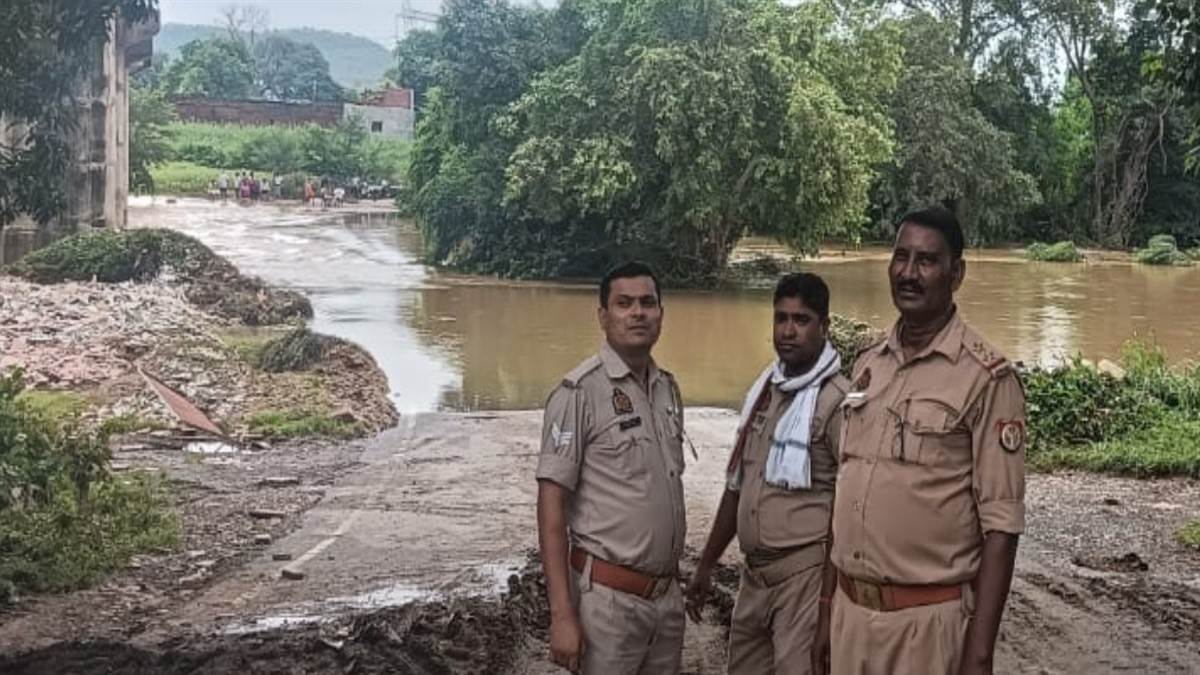 https://www.jagranimages.com/images/newimg/25082025/25_08_2025-flood_in_mirzapur_24024277.jpg