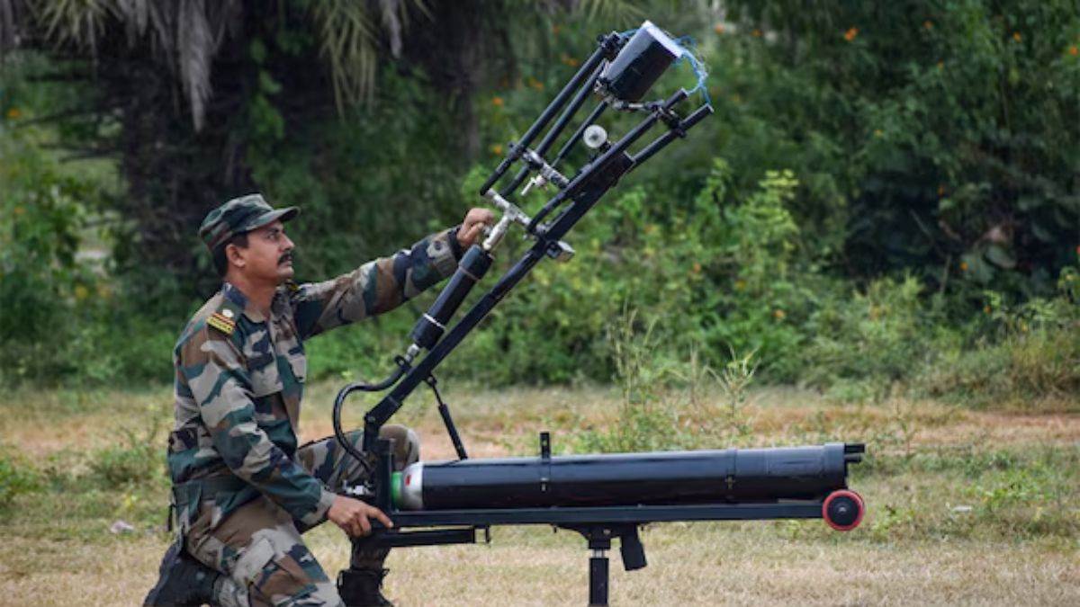 https://www.jagranimages.com/images/newimg/25082025/25_08_2025-laser_strike_pti_24024994.jpg