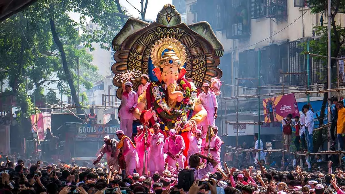 महाराष्ट्र में गणेशोत्सव बना राज्य महोत्सव, पंडालों में छाई रहेगी ‘ऑपरेशन सिंदूर’ की थीम