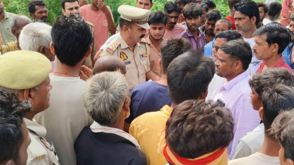 https://www.jagranimages.com/images/newimg/25082025/25_08_2025-mainpuri_accident_4_24024826.jpg