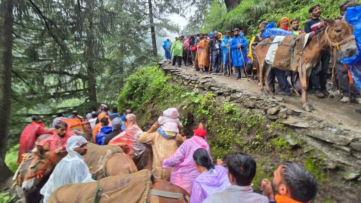 https://www.jagranimages.com/images/newimg/25082025/25_08_2025-manimahesh_yatra_24024095.jpg