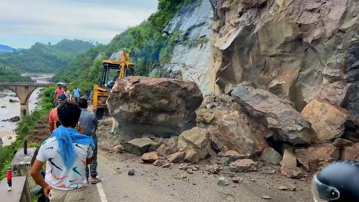 restrictions have been imposed on the movement of vehicles at night in the hilly areas of the state