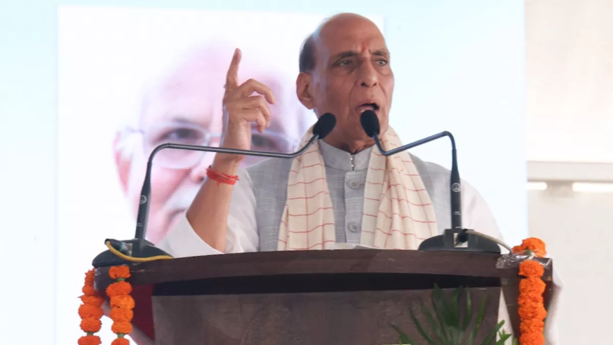 'भारत को छेड़ोगे तो छोड़ेंगे नहीं', राजनाथ सिंह की हुंकार; कहा- युद्ध में नैतिकता का पालन है जरूरी