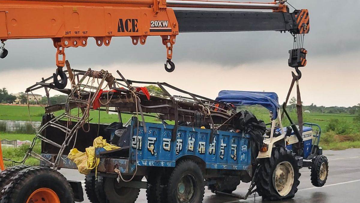 https://www.jagranimages.com/images/newimg/25082025/25_08_2025-tractor_accident_kasganj_24024138.jpg