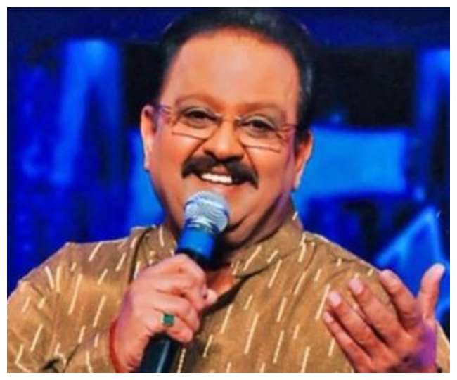 Playback Veteran Singer SP Balasubrahmanyam Dies A R Rahman Akshay Kumar  Lata Mangeshkar Mahesh Babu Pay Condolences On Social Media