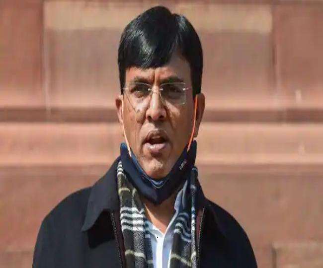 मनसुख मांडविया ने ने एम्स में अत्याधुनिक आटोमेटेट ड्राई कमेस्ट्री लैब का शुभारंभ किया।
