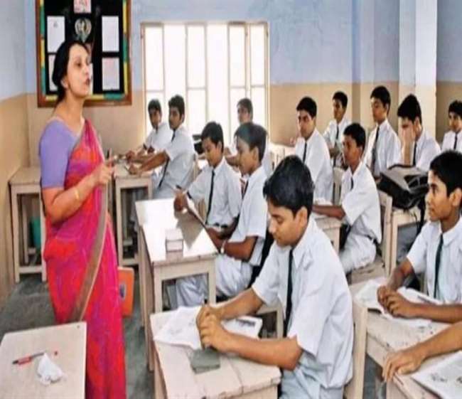 निदेशालय के वरिष्ठ अधिकारी के मुताबिक अतिथि शिक्षक के कार्य दिवस को लेकर शिक्षकों में असमंजस हैं।