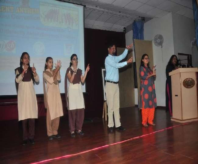 मूक-बधिर कार्यकर्ता भी मातृभूमि की वंदना कर पाएंगे।