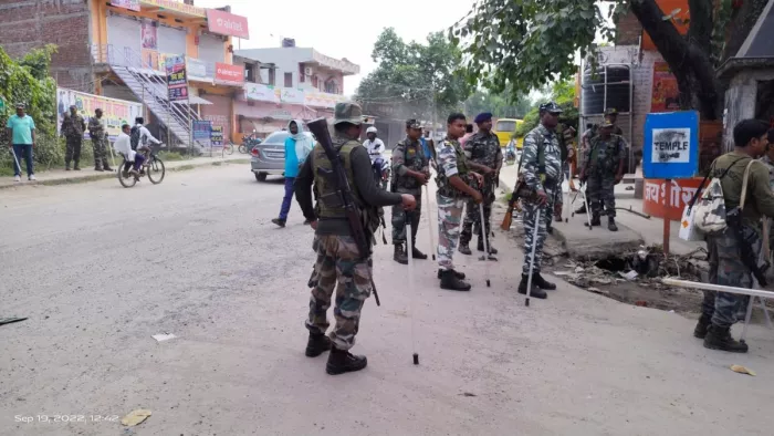 Palamu News: झारखंड के पलामू शहर में तैनात पुलिस जवान।