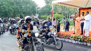 UP News: लखनऊ पहुंचे मोटरबाइक सवारों को मुख्यमंत्री ने दीं शुभकामनाएं।