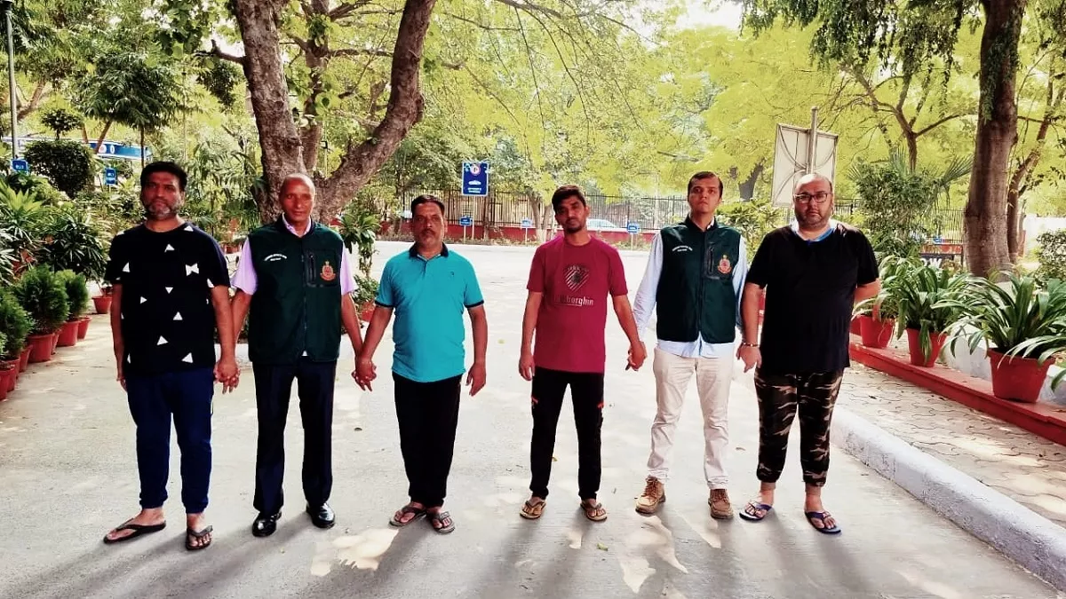 Delhi: स्वास्थ्य मंत्रालय से ठेका दिलाने के नाम पर 15 करोड़ ठगने वाले पांच गिरफ्तार, तीन निकले सरकारी कर्मचारी