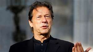 इमरान खान ने कहा कि पाकिस्तान के नए सेना प्रमुख की नियुक्‍ति‍ योग्यता के आधार पर की जानी चाहिए।