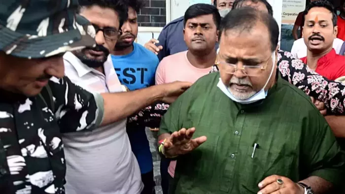 West Bengal: 'बातचीत के लिए प्राक्सी मोबाइल नंबर का इस्तेमाल करते थे पार्थ', ईडी ने अदालत में दाखिल किया आरोपपत्र