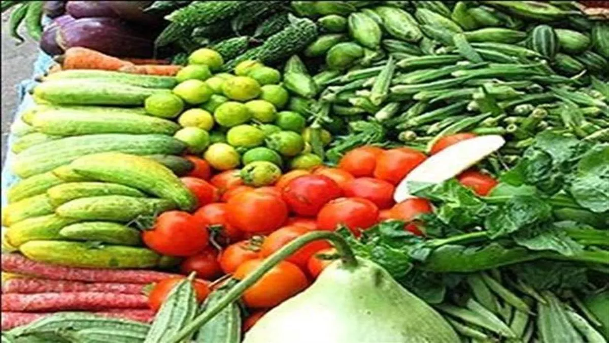 Vegetables Prices Increased: आगरा में बारिश से खराब हुईं हरी सब्जियां, चढ़ गए भाव, देखें रेट लिस्ट