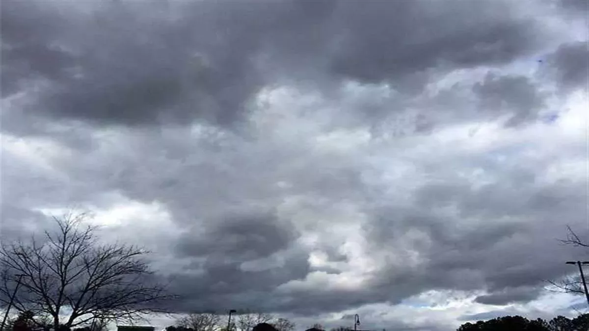 Kanpur Weather News : धूप के साथ बादलों की आवाजाही बनी रहेगी, हल्की बारिश होने के भी हैं आसार