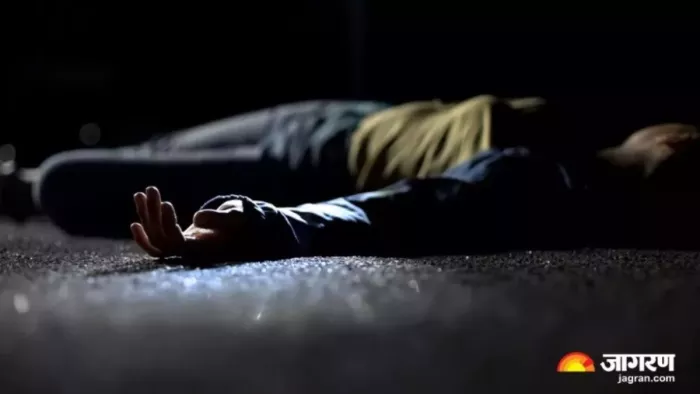 कैंटर चालक ने सुआ घोंपकर की साथी की हत्या (कॉन्सेप्ट इमेज)।