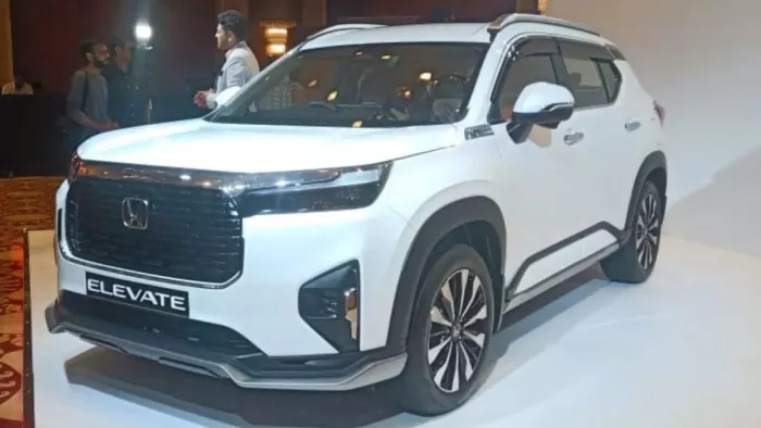 Honda Cars India ने अपने नवीनतम उत्पाद Elevate SUV के 200 यूनिट एक साथ डिलीवर की है।