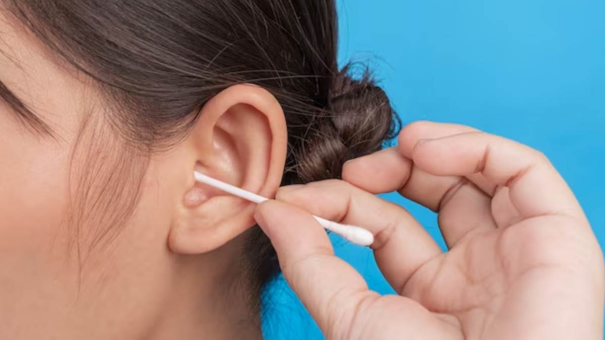 How to Clean Ears Safely ईयरबड से नहीं, बल्कि इन उपायों से सुरक्षित