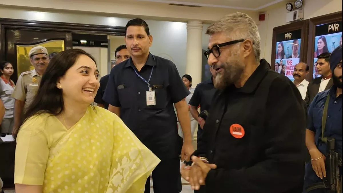 पैगंबर मोहम्मद विवाद के बाद पहली बार दिखीं नूपुर शर्मा, द वैक्सीन वॉर' टीम के साथ आईं नजर