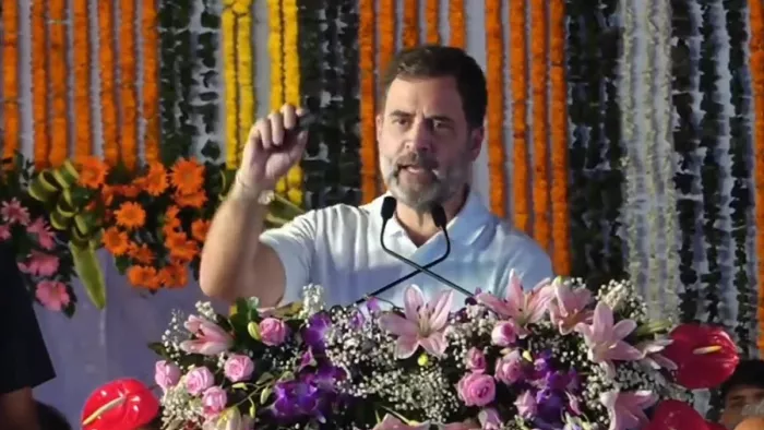 राहुल गांधी ने बिलासपुर में जनसभा को संबोधित करते हुए मोदी सरकार पर निशाना साधा। (फोटो: एएनआई)