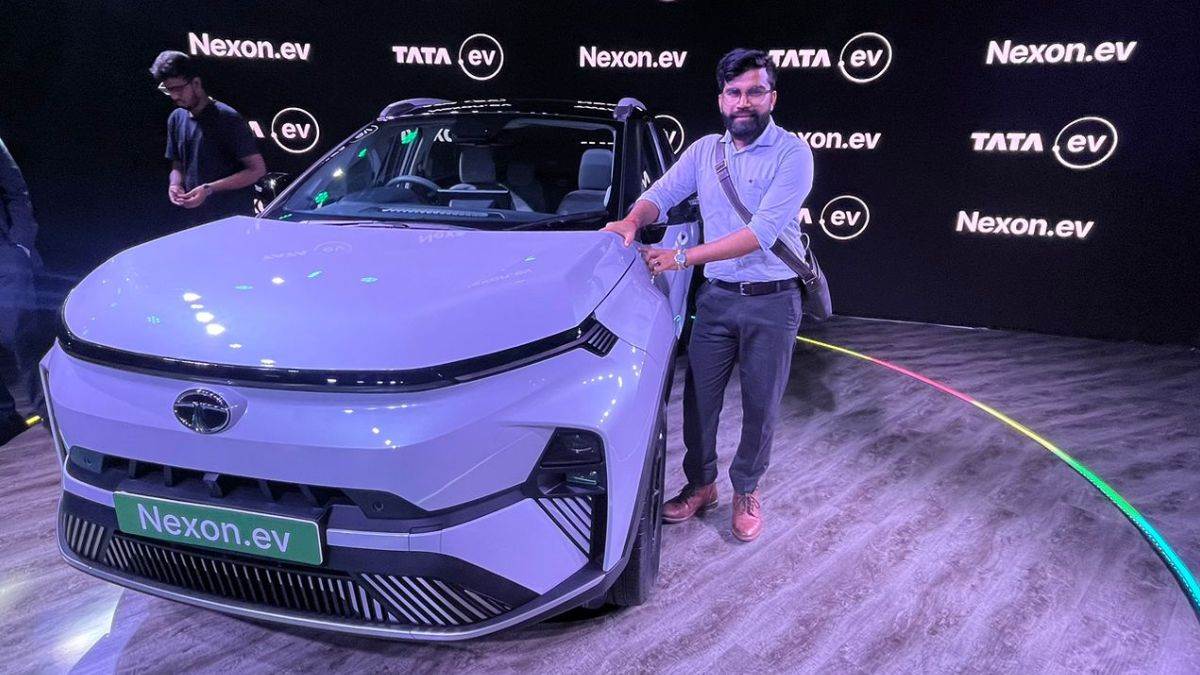 https://www.jagranimages.com/images/newimg/25092023/25_09_2023-tata_nexon_ev_facelift_2_23539290.jpg