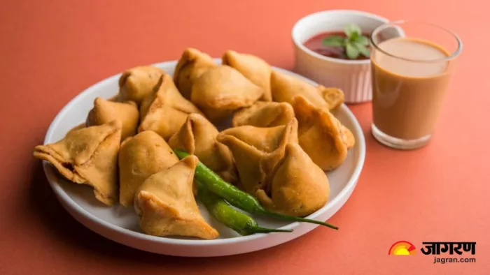 मूंग दाल के क्रिस्पी समोसे बनाने के लिए फॉलो करें ये आसान रेसिपी (Image Source: Freepik)