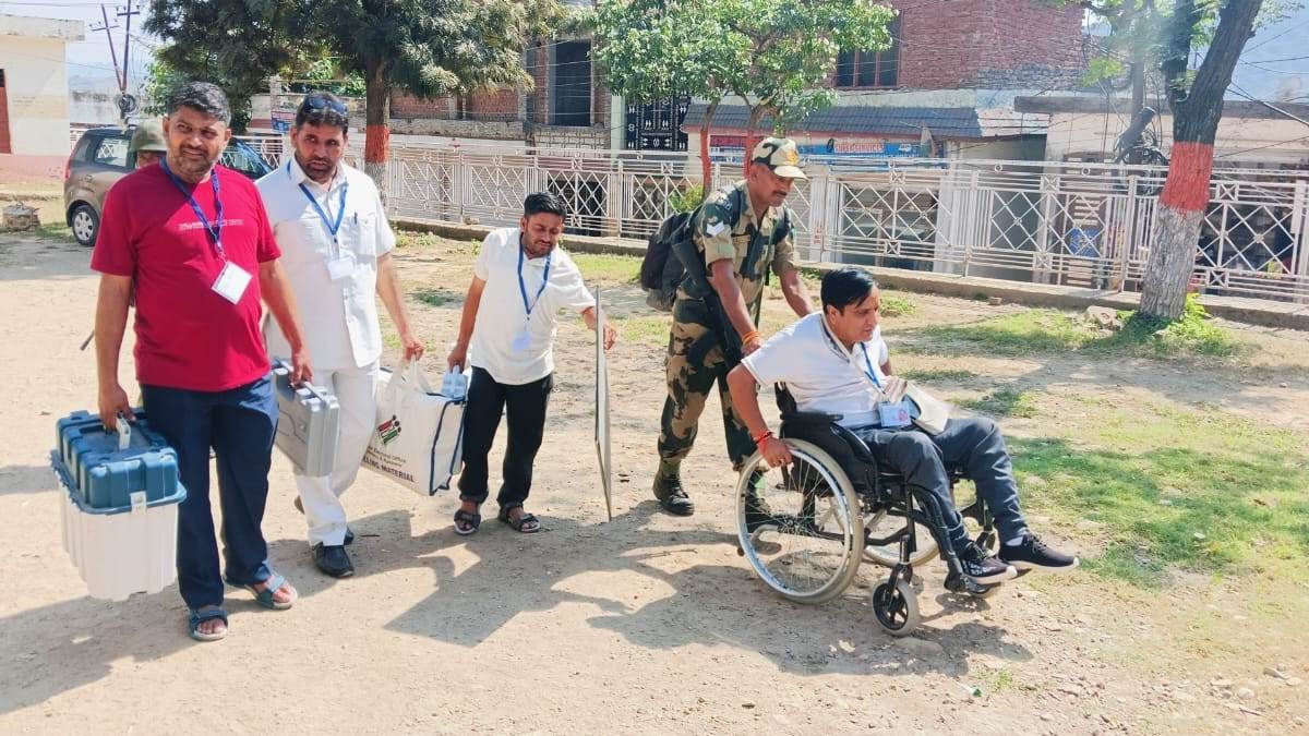 https://www.jagranimages.com/images/newimg/25092024/25_09_2024-handicapped_election_23803726.jpg