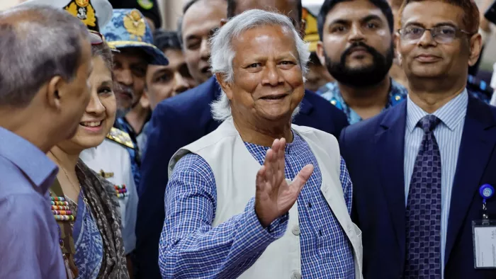 बांग्लादेश के नए मुखिया मुहम्मद यूनुस, न्यूयॉर्क में लगे वापस जाओ के लगे नारे