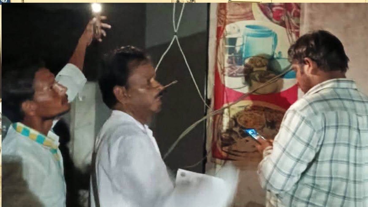 https://www.jagranimages.com/images/newimg/25092025/25_09_2025-bijli_chori_2_24059625.jpg