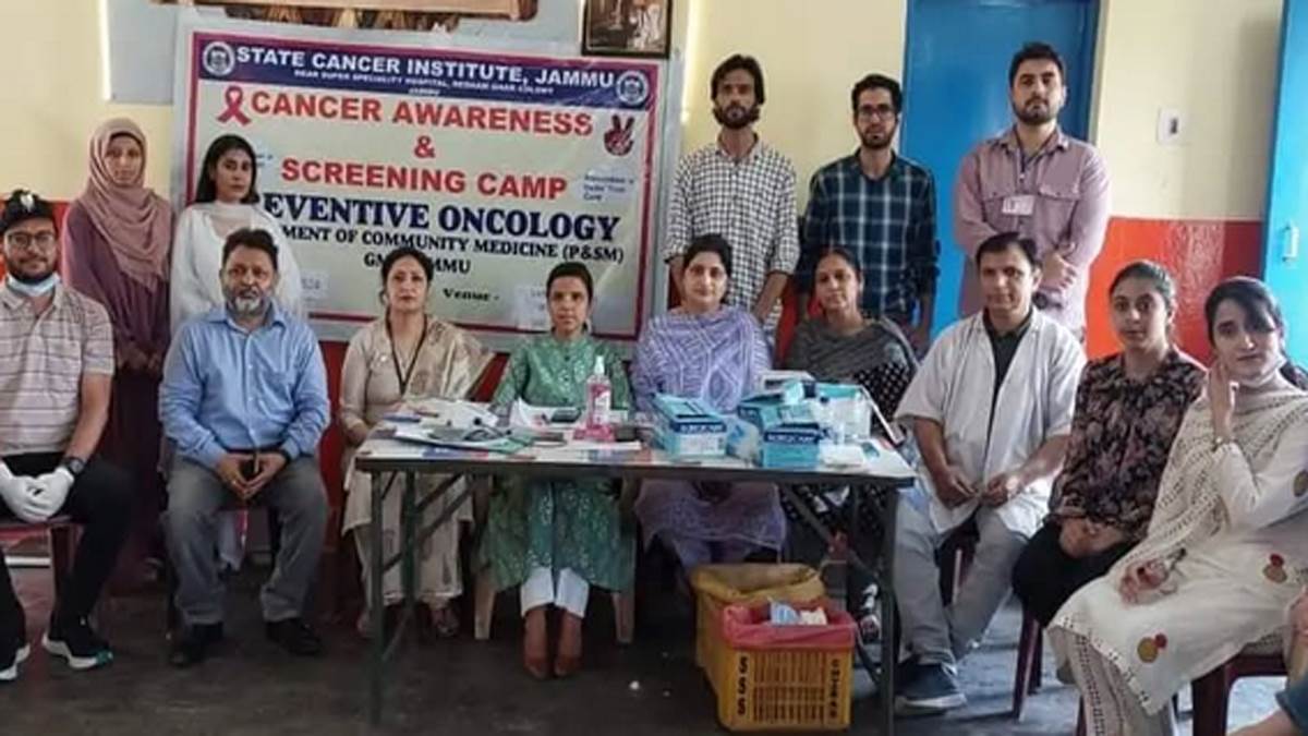 https://www.jagranimages.com/images/newimg/25092025/25_09_2025-dr_bhawana_langar_24059845.jpg