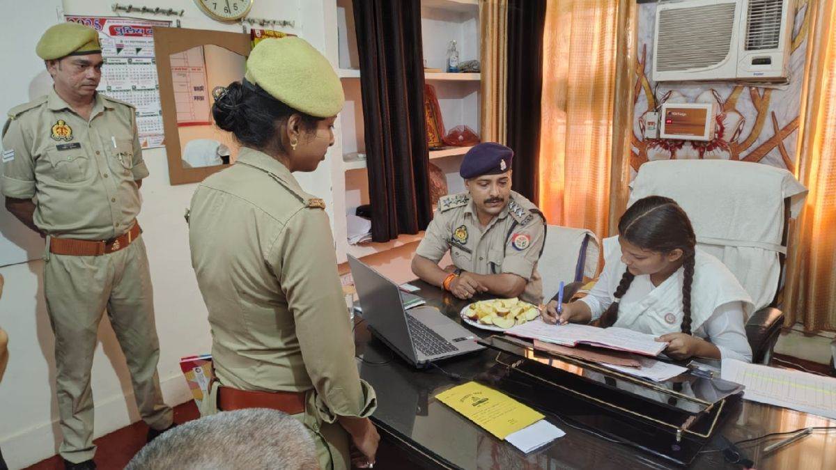 https://www.jagranimages.com/images/newimg/25092025/25_09_2025-ek_din_ki_police_24060075.jpg
