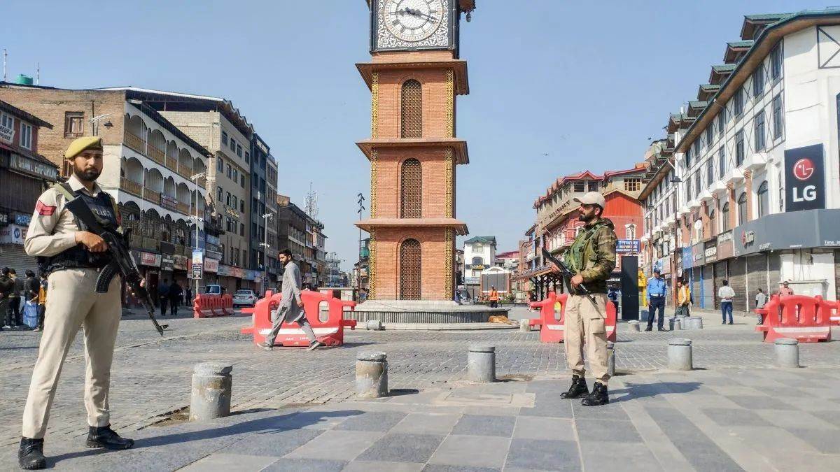 https://www.jagranimages.com/images/newimg/25092025/25_09_2025-kashmir_tourism_24059573.jpg