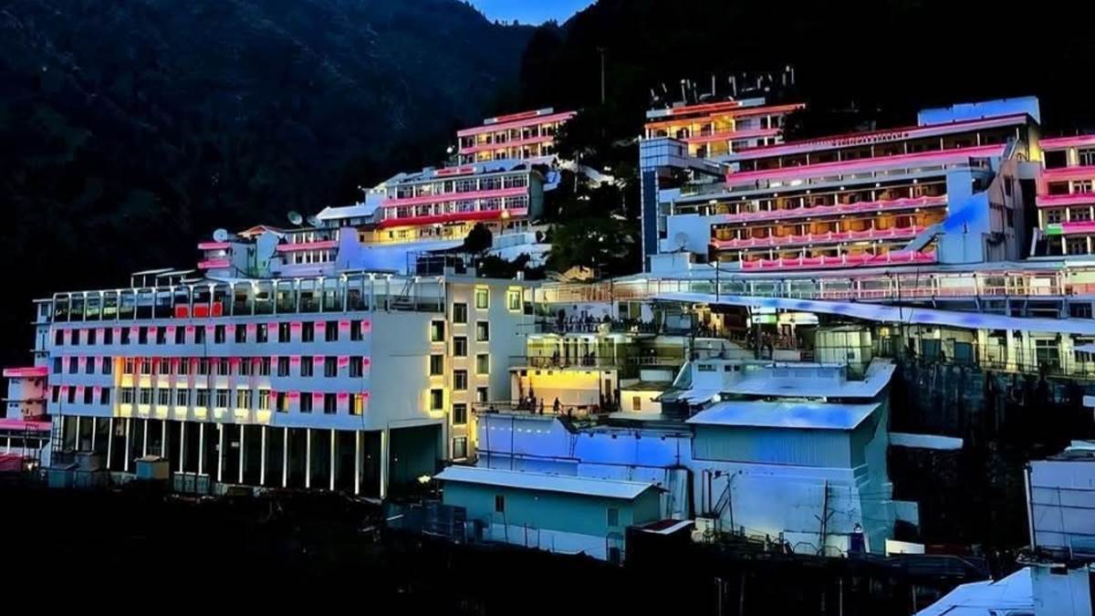 https://www.jagranimages.com/images/newimg/25092025/25_09_2025-katra_vaishno_devi_yatra_24059689.jpg