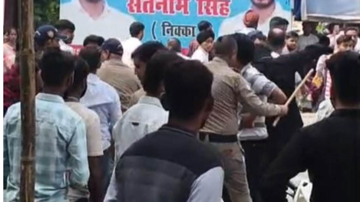 https://www.jagranimages.com/images/newimg/25092025/25_09_2025-lathicharge_24059862.jpg