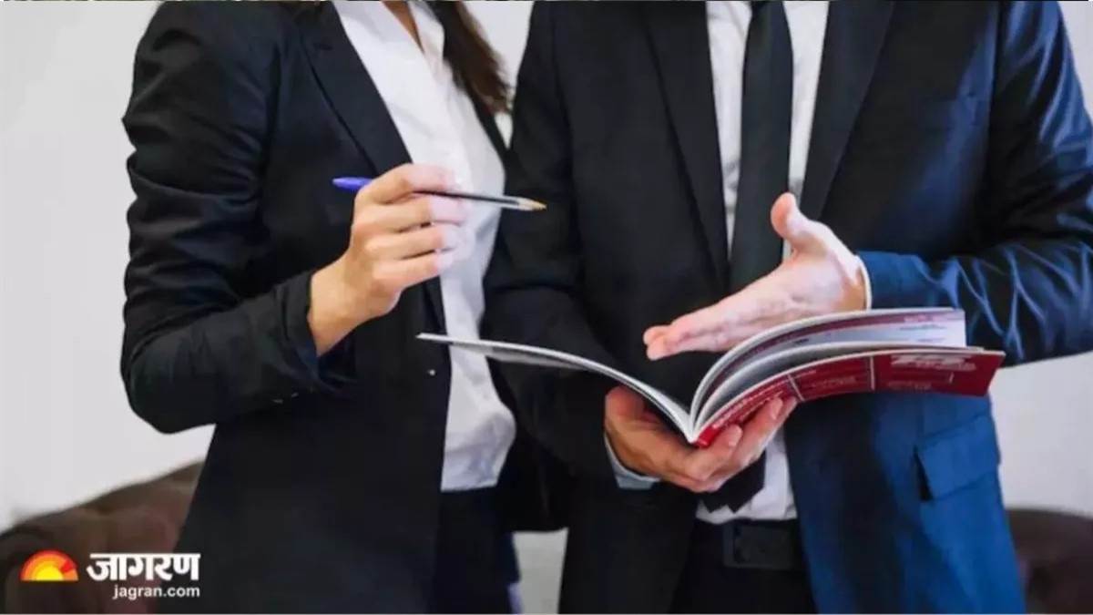 https://www.jagranimages.com/images/newimg/25092025/25_09_2025-lawyer-_24060186_23249721.jpg