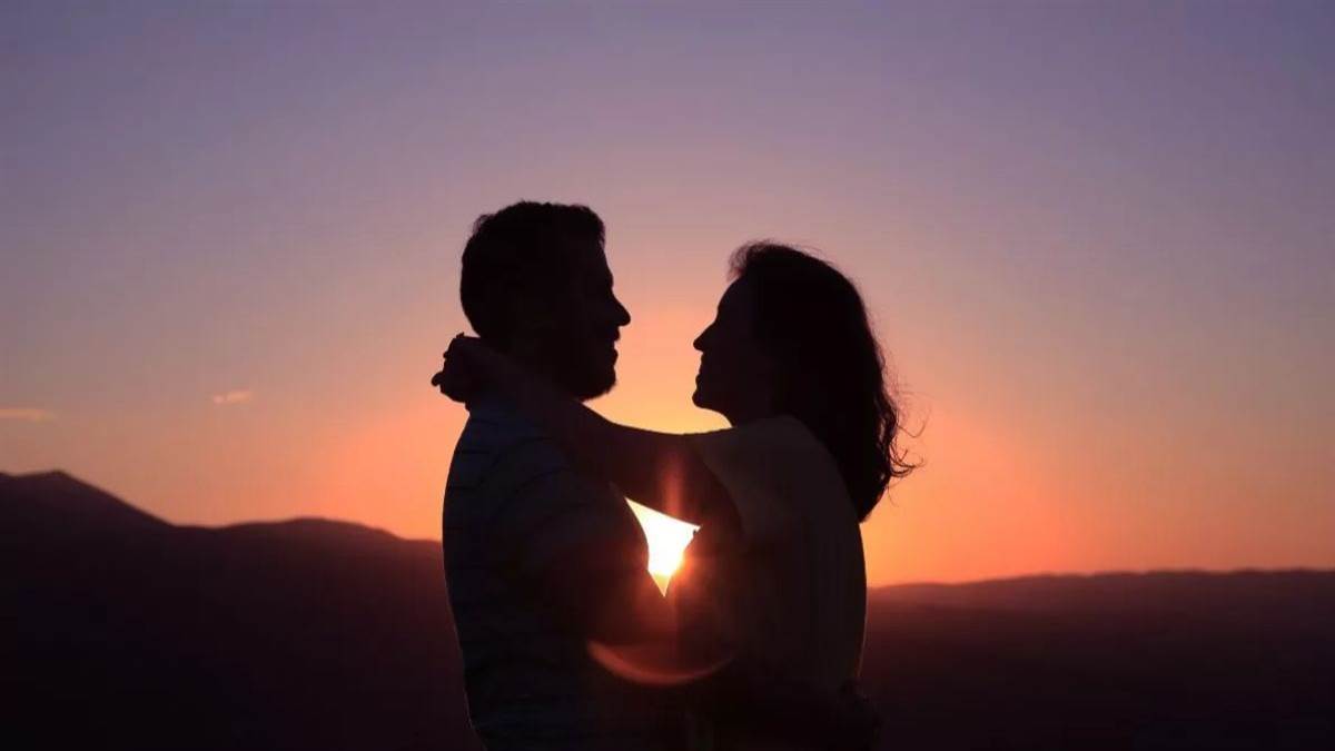 https://www.jagranimages.com/images/newimg/25092025/25_09_2025-love_24059243.jpg