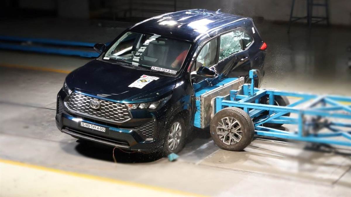 https://www.jagranimages.com/images/newimg/25092025/25_09_2025-maruti_invicto_bncap_020329_24059705.jpg