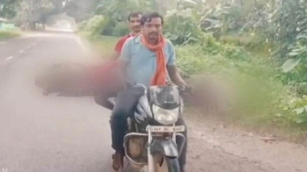https://www.jagranimages.com/images/newimg/25092025/25_09_2025-mothers_body_carried_on_motorcycle_24059913.jpg